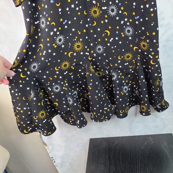 Karl Lagerfeld Paris Puff Sleeve Celestial print dress size 6 - Picture 8 of 16